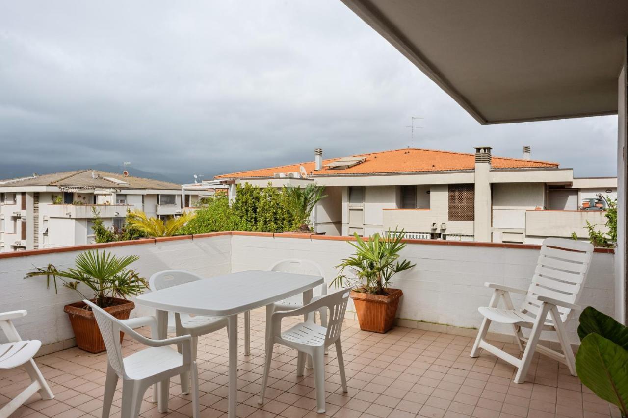 Luni Mare Bright Terrace Flat With Parking Apartment Marinella di Sarzana Ngoại thất bức ảnh